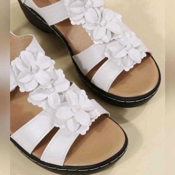 EMERY ROSE Elegant Slingback Wedge Sandals Women Appliques Decor Sandals - Picture 9 of 17